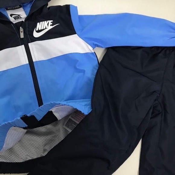 Nike wind breaker hoodie jacket with pants set - Picture 5 of 6